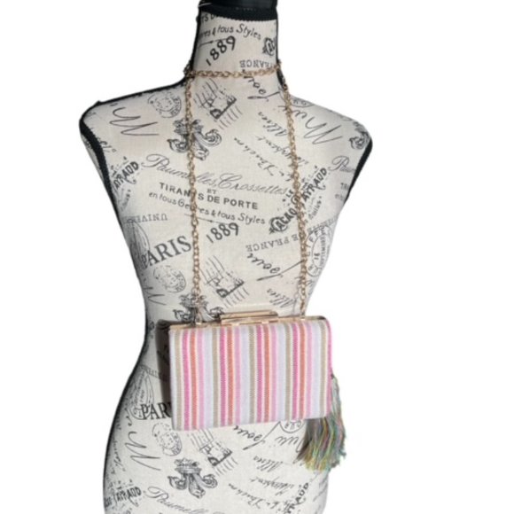 SONDRA ROBERTS  cross body clutch - Picture 3 of 4